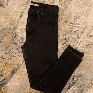 LEVI’S 720 High-Rise Super Skinny Washed Black Jean